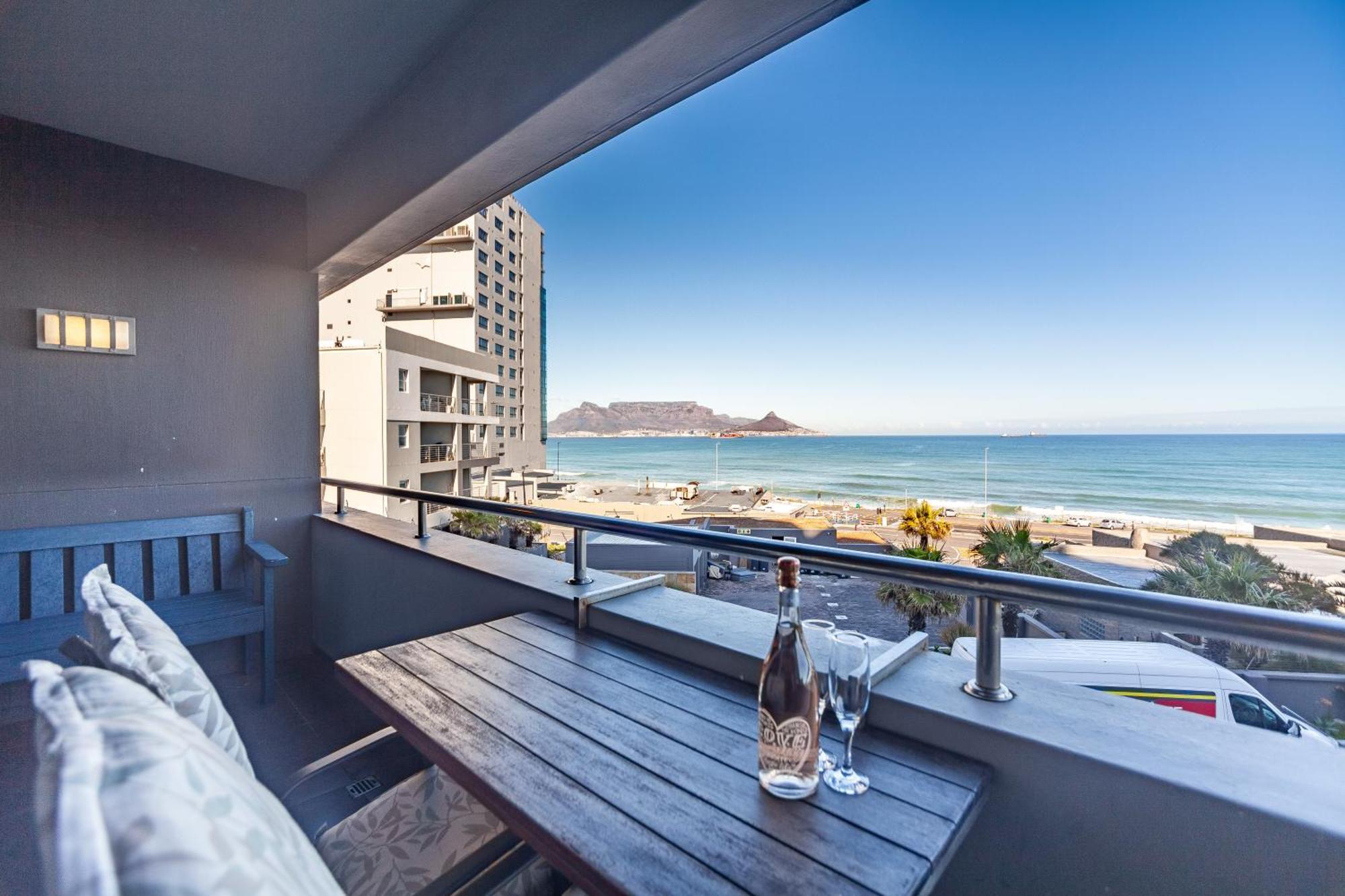 Modern Beachfront With Ocean Views - Infinity G9, Blouberg, Cape Town Bloubergstrand