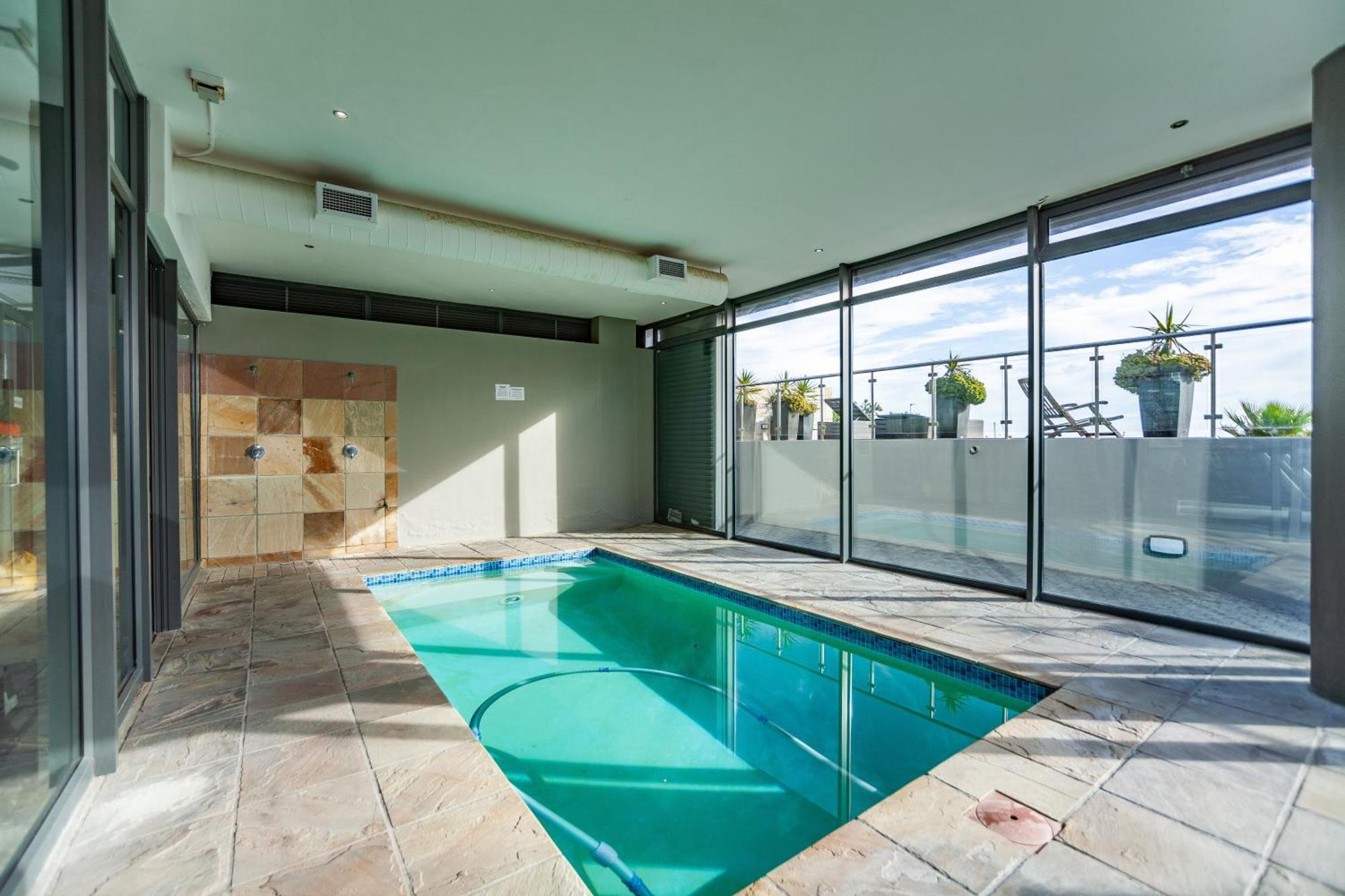 Apartment Modern Beachfront With Ocean Views - Infinity G9, Blouberg, Cape Town