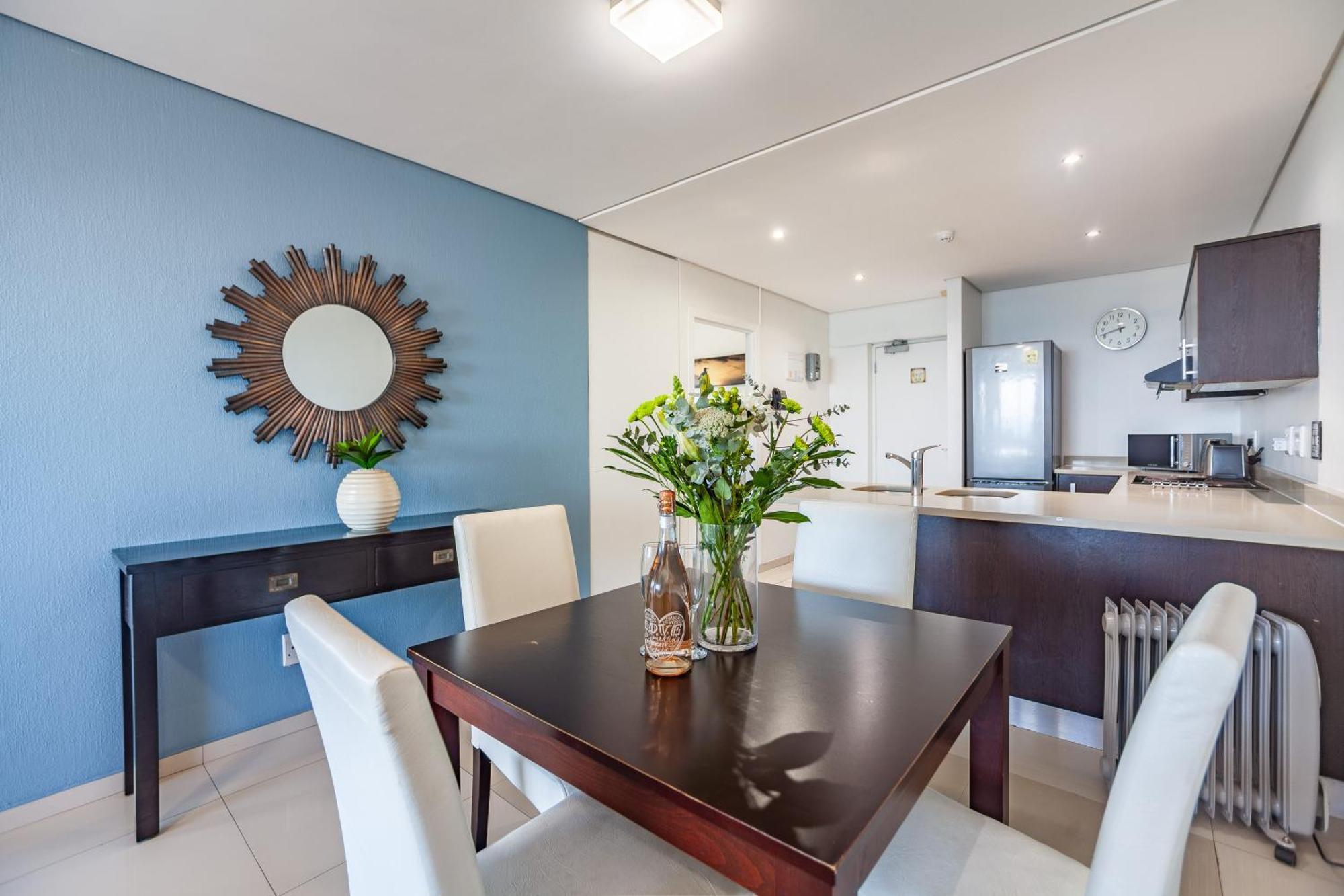 Modern Beachfront With Ocean Views - Infinity G9, Blouberg, Cape Town Bloubergstrand