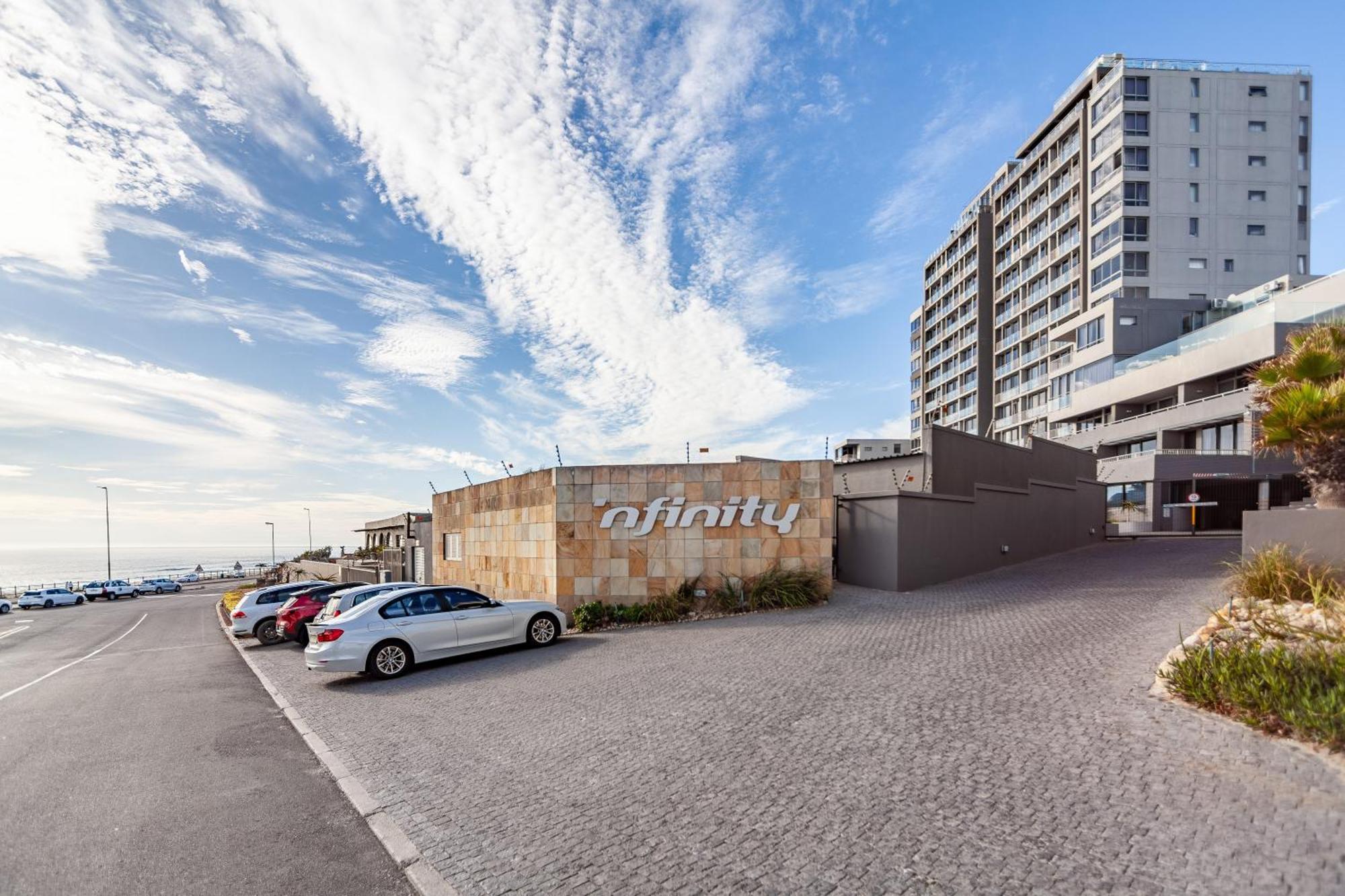Modern Beachfront With Ocean Views - Infinity G9, Blouberg, Cape Town * Bloubergstrand
