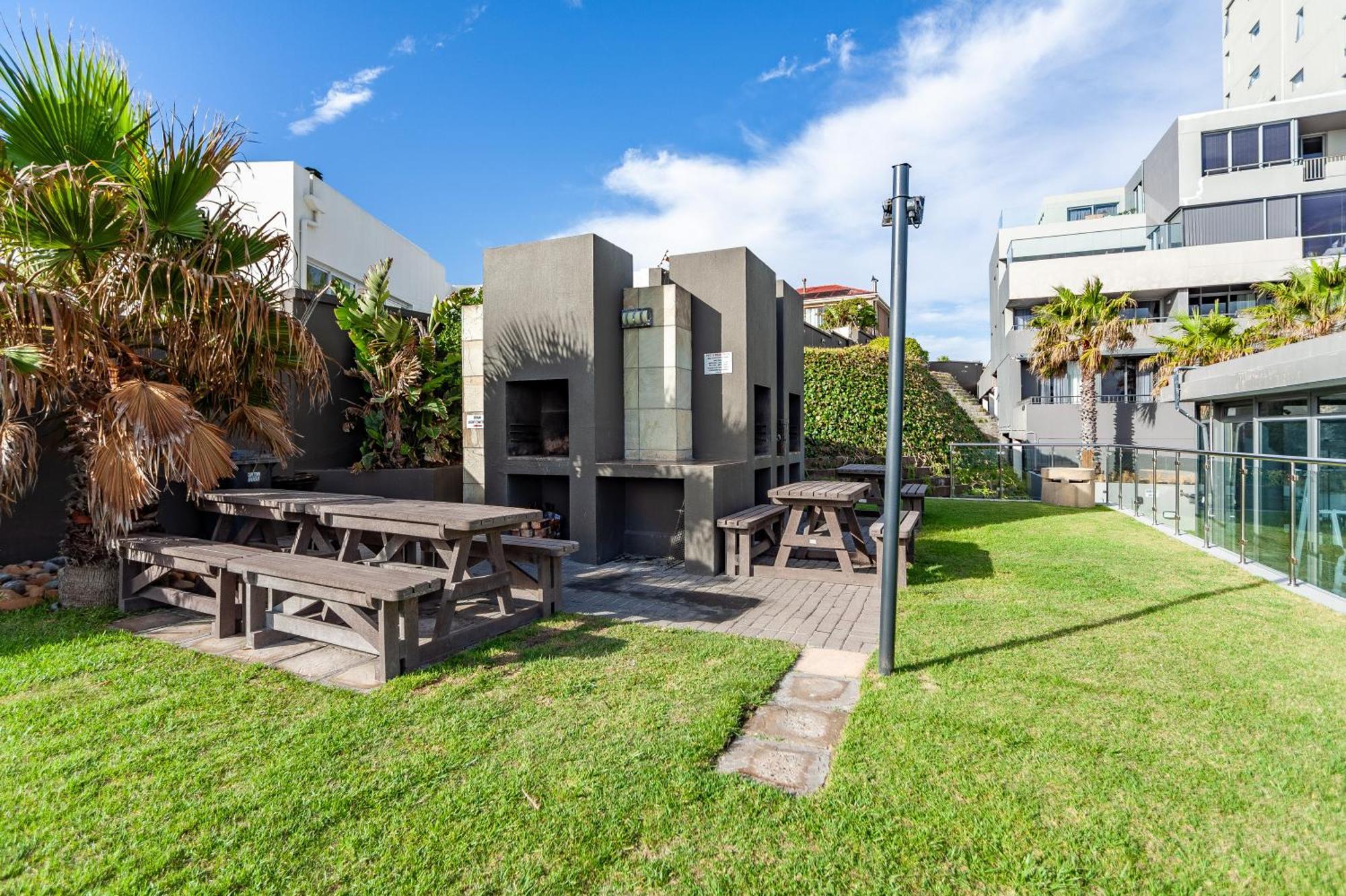 Modern Beachfront With Ocean Views - Infinity G9, Blouberg, Cape Town Bloubergstrand