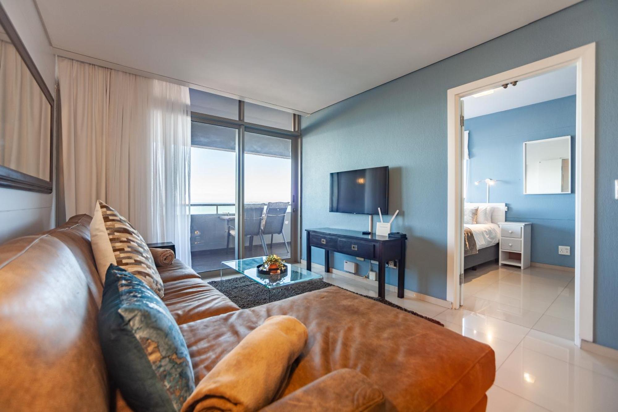 Modern Beachfront With Ocean Views - Infinity G9, Blouberg, Cape Town Apartment