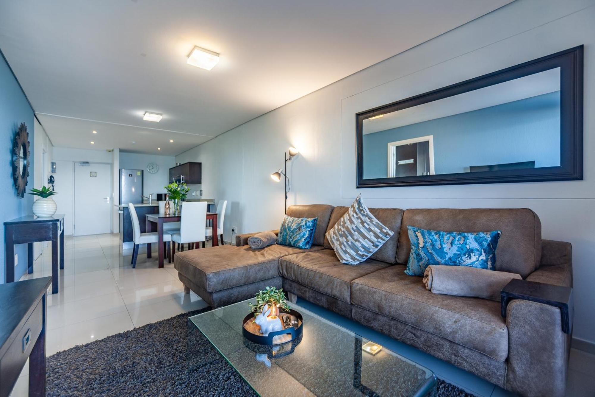 Modern Beachfront With Ocean Views - Infinity G9, Blouberg, Cape Town Apartment Bloubergstrand