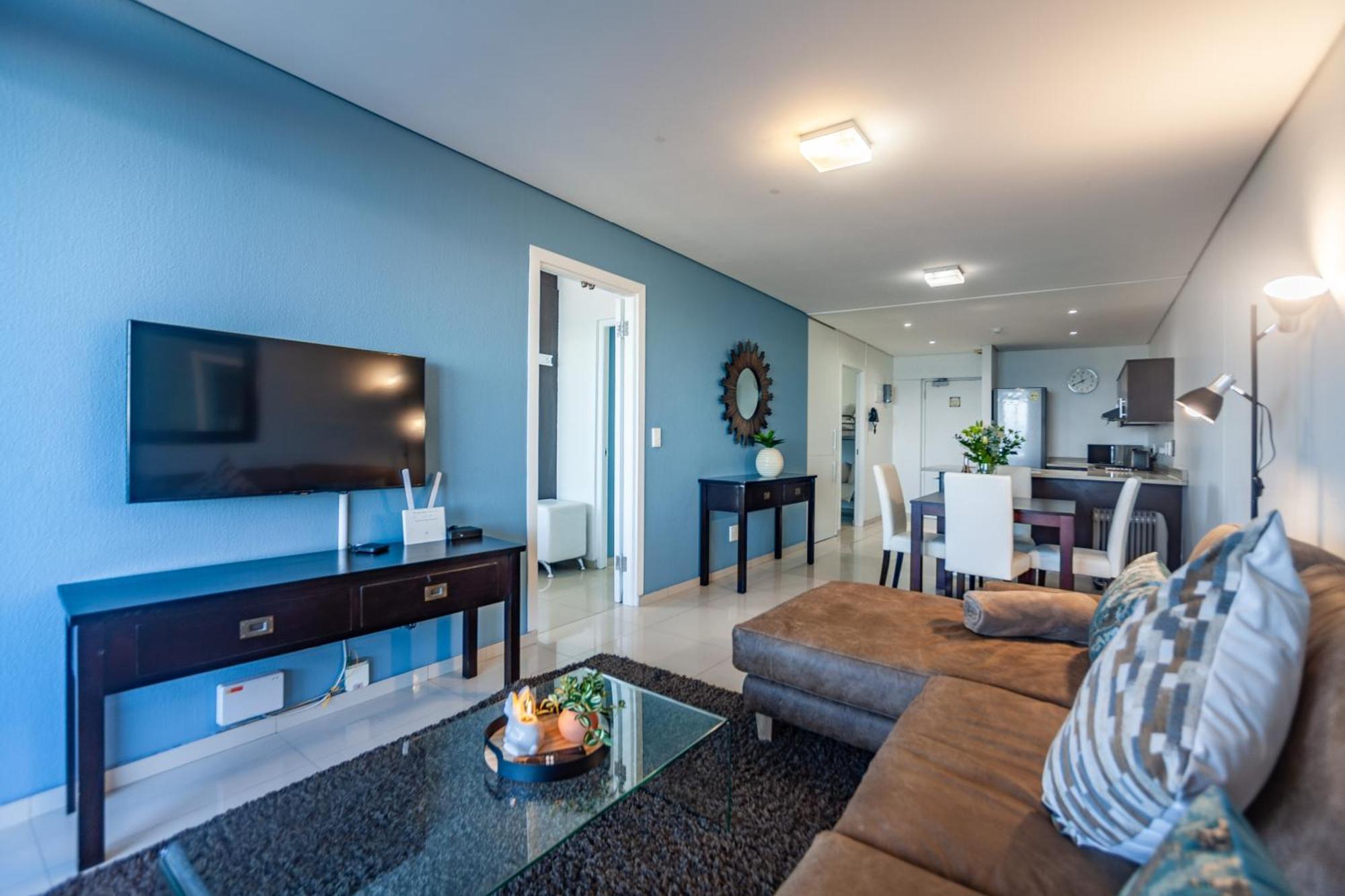 Apartment Modern Beachfront With Ocean Views - Infinity G9, Blouberg, Cape Town Bloubergstrand