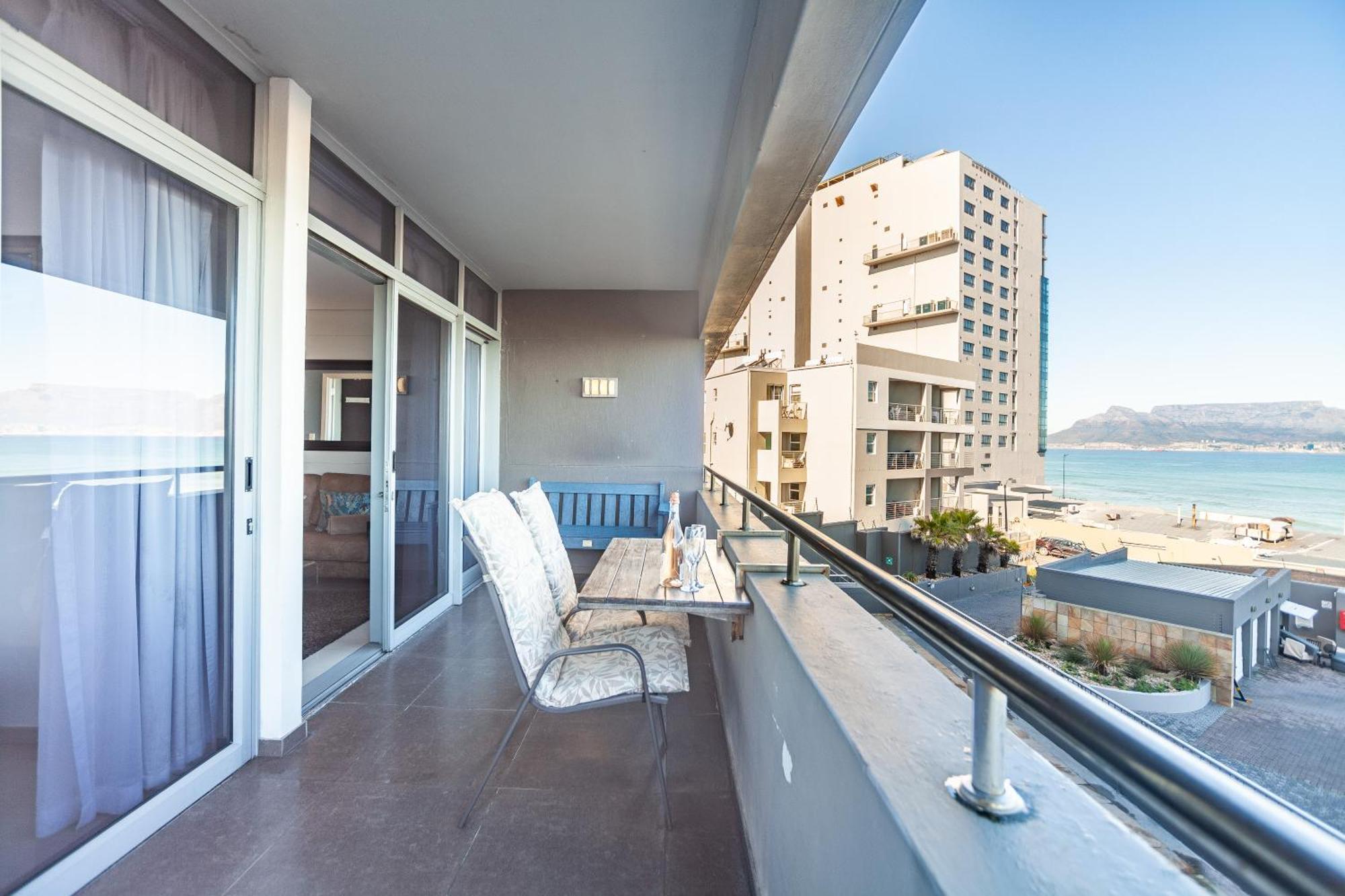 Modern Beachfront With Ocean Views - Infinity G9, Blouberg, Cape Town Bloubergstrand