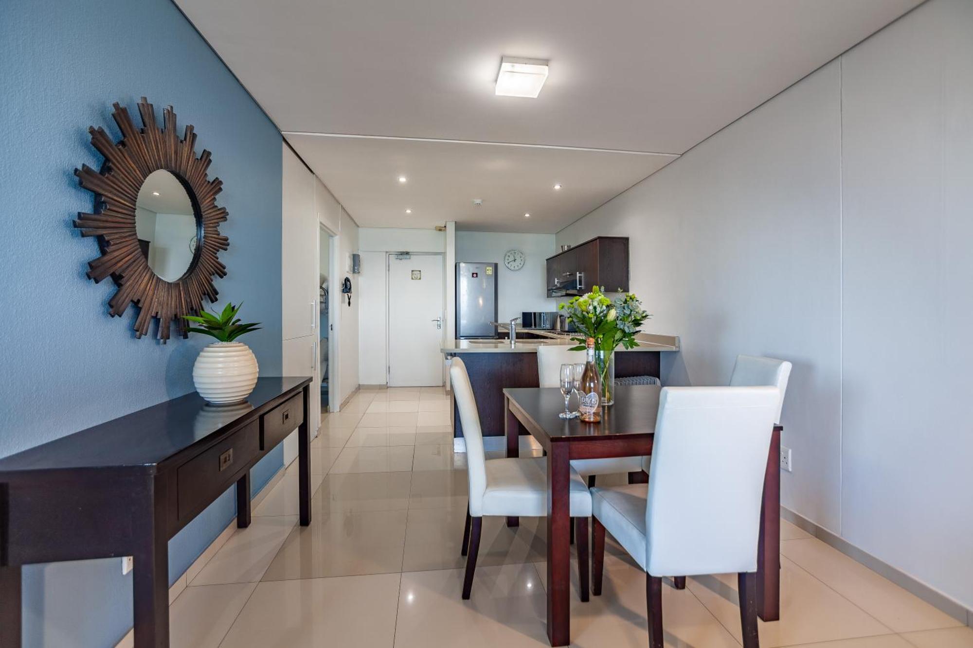 Modern Beachfront With Ocean Views - Infinity G9, Blouberg, Cape Town * Bloubergstrand