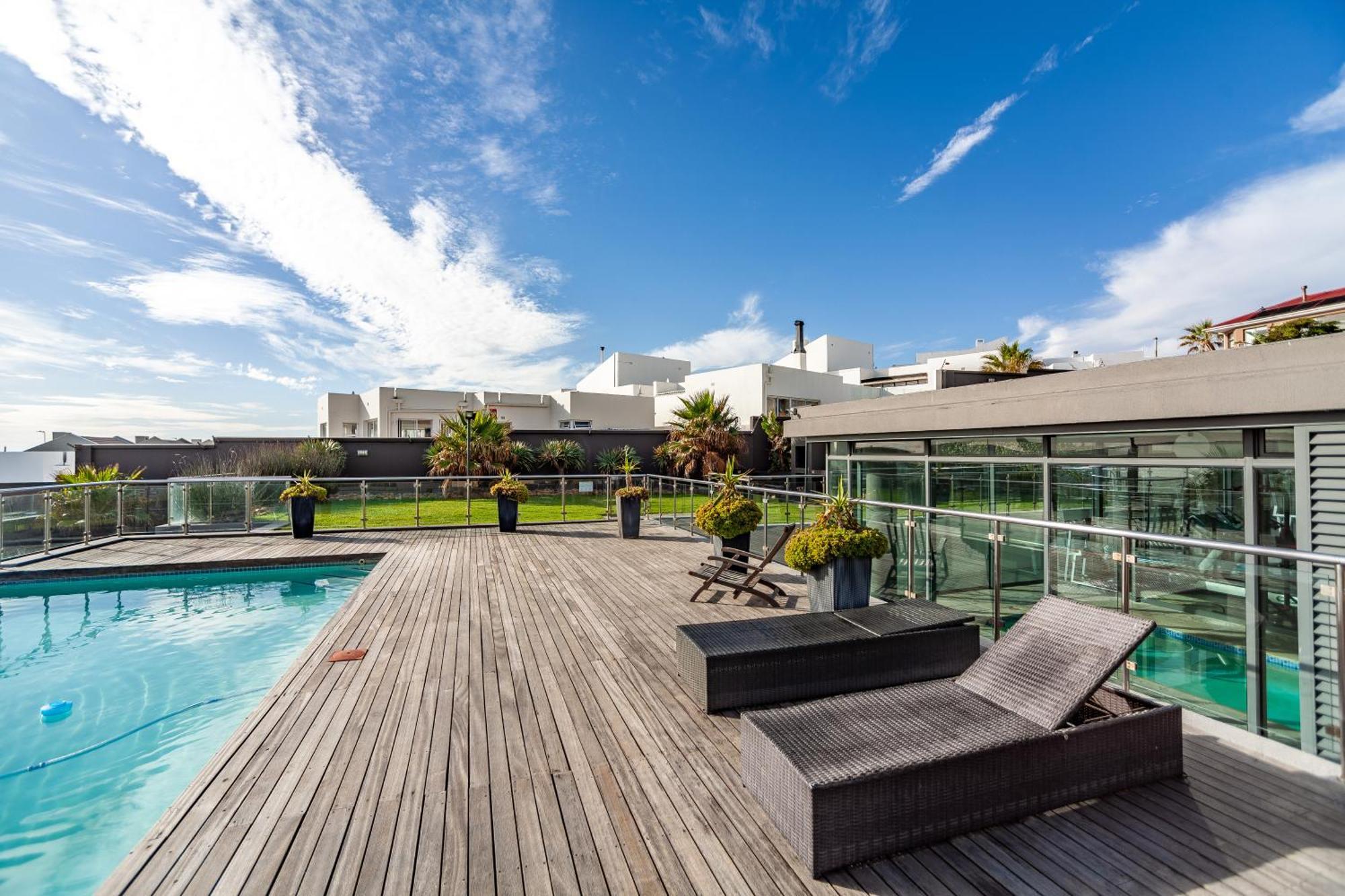 Modern Beachfront With Ocean Views - Infinity G9, Blouberg, Cape Town Apartamento